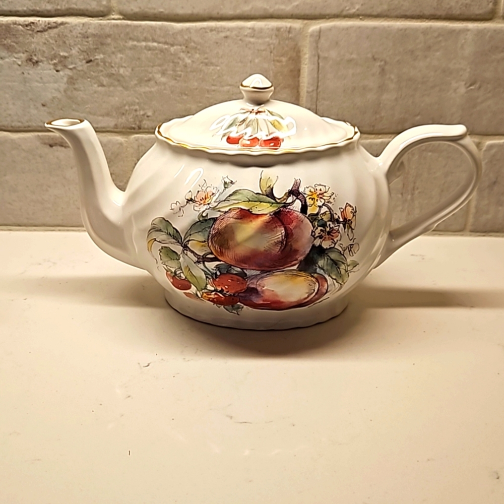 Teapot, Arthur Wood